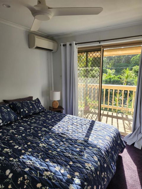 Poinciana Room - Grafton Accommodation 0