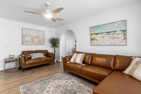 Percys Beach House Moonta Bay - Grafton Accommodation 1