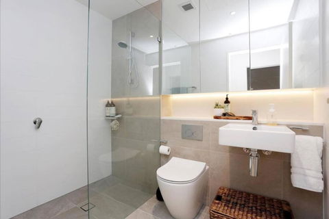 Perfect Large One Bedroom Plus Study - ALB09518 - Grafton Accommodation 2
