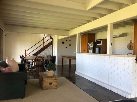 Peterborough Beach House - Grafton Accommodation 0