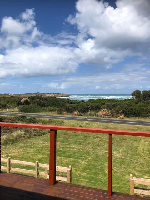 Peterborough Beach House - Grafton Accommodation 3