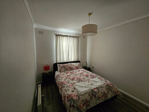 Phoenix House - Grafton Accommodation 3