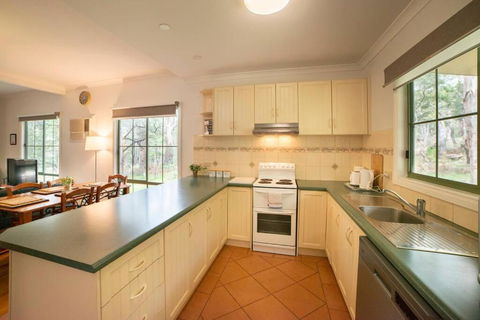 Pinnacle Retreat - Grafton Accommodation 1