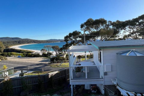 PIPI SHACK - Iconic Waterfront Shack Binalong Bay - Grafton Accommodation 0