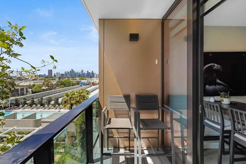 PM Residences - Modern Luxury 2BR Apt W Parking - Grafton Accommodation 3