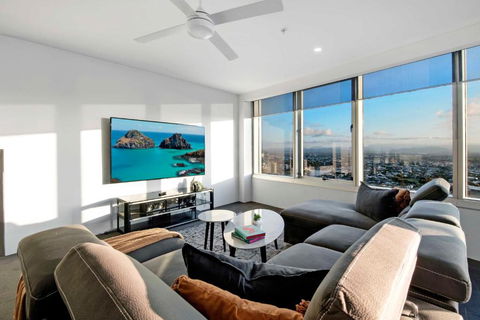 Q Tower Apartments In Surfers Paradise - From Level 3 - Self Contained & Privately Managed - Wow Stay - Grafton Accommodation 2