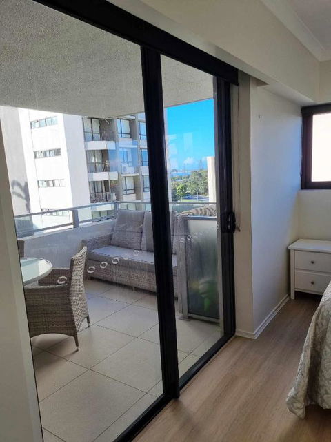 Private Bedroom And Bathroom In A Shared Apartment - Grafton Accommodation 0