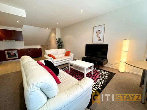 Pretty Penthouse - Close To ANU - Grafton Accommodation 0
