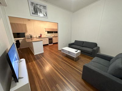 Private 1 Bedroom Apartment with Fenced Yard