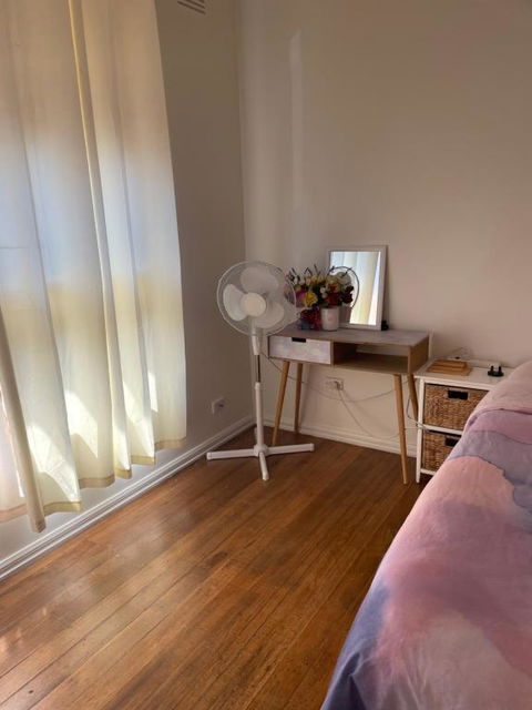 Private Room Near Melbourne Airport - Grafton Accommodation 0