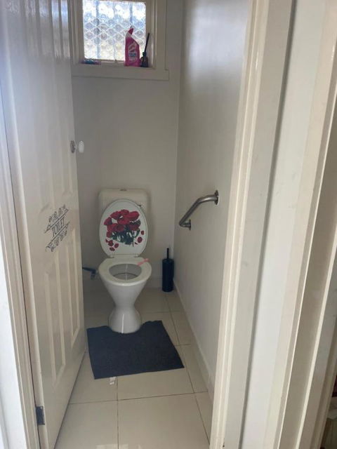 Private Room Near Melbourne Airport - Grafton Accommodation 2