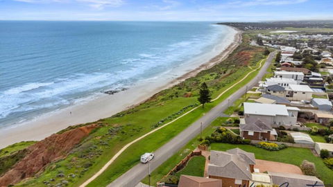 Puesta De Sol Apartment By Wine Coast Holidays - Grafton Accommodation 1