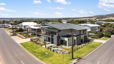Puesta De Sol Home By Wine Coast Holiday Rentals - Grafton Accommodation 1