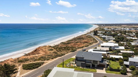Puesta De Sol Home By Wine Coast Holiday Rentals - Grafton Accommodation 2
