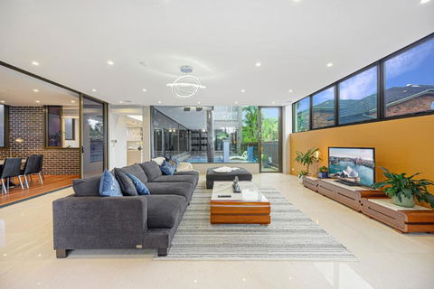 Putney Brand New Luxury House Pool & Waterview - Grafton Accommodation 1