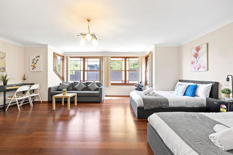 Quadruple Room W Ensuite In Gordon Near Train & Bus - Grafton Accommodation 3
