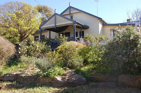 Quaint Cottage Nestled Amongst The Trees - Grafton Accommodation 0