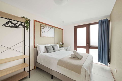 Quaint Double Room - Private Spot At Milperra - Shared Bathroom - Grafton Accommodation 0
