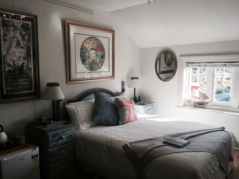 Assemblage Boutique Art B & B - Grafton Accommodation 1