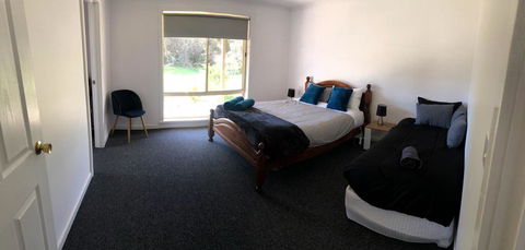 At HOME On HOLMES - Grafton Accommodation 3