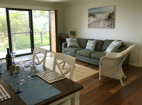 Avalon Seashells 2 Bedroom Apartment With Pool - Grafton Accommodation 2