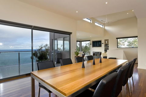 Azure - Grafton Accommodation 3