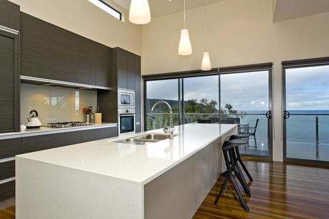 Azure - Grafton Accommodation 2