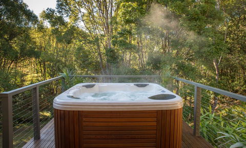 Babbling Brook Retreat - Grafton Accommodation 1
