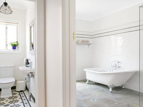 Ballogie Lodge - A Quality, Timeless Retreat - Grafton Accommodation 1
