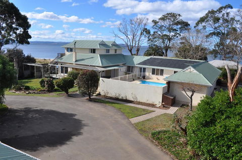 Bambra Reef Lodge - Grafton Accommodation 0