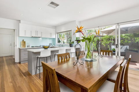 BANGALOW - MORNINGTON - Grafton Accommodation 1