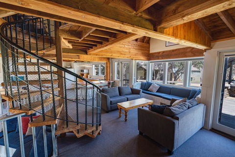 Banjo's Chalet, Alpine-getaways - Grafton Accommodation 3