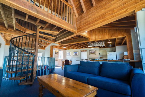 Banjo's Chalet, Alpine-getaways - Grafton Accommodation 1