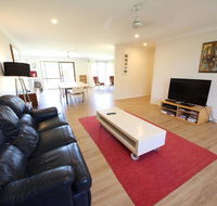 Barefoot Bungalow at Hat Head - Grafton Accommodation