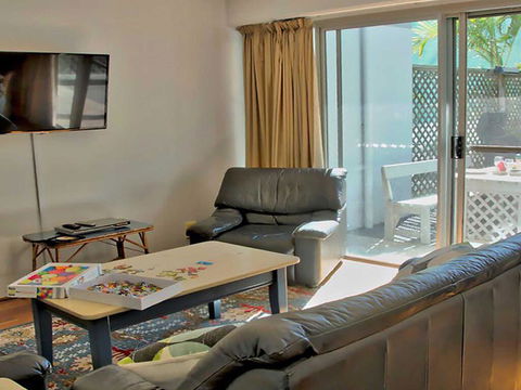 Barefoot' 7/44 Marine Drive - Fabulous Fingal Bay - Grafton Accommodation 2