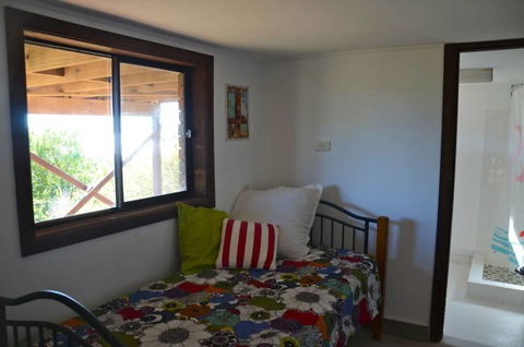 Barrels Beach House, 28 Dulconghi Street - Grafton Accommodation 1
