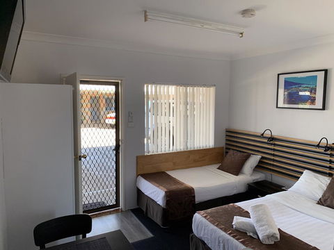 Baths Motel Moree - Grafton Accommodation 1
