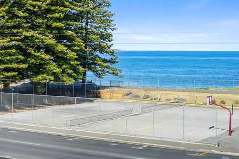 Bayline Beachfront Apartment No 4 - Grafton Accommodation 2