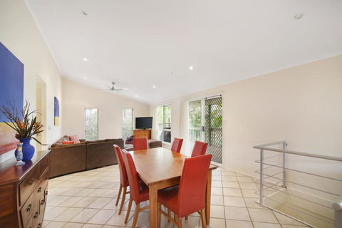 Beach Affair - 10 Callitris Crescent - Grafton Accommodation 1