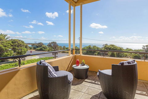 BEACH BELLE - MORNINGTON - Grafton Accommodation 1