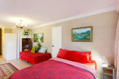 Beach Haven Studio - Grafton Accommodation 1