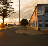 Beach Hotel - Grafton Accommodation