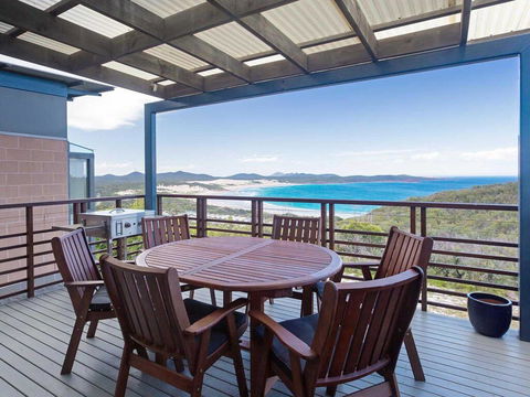 Beach House 7' 26 One Mile Close - Air Conditioned, Wifi, Foxtel, Linen - Grafton Accommodation 0