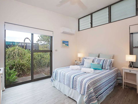 Beach House 7' 26 One Mile Close - Air Conditioned, Wifi, Foxtel, Linen - Grafton Accommodation 2