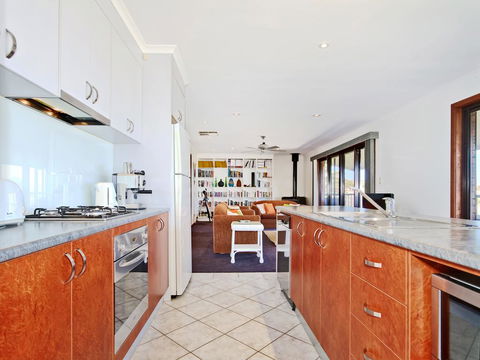 Beach House At Moana - Grafton Accommodation 2