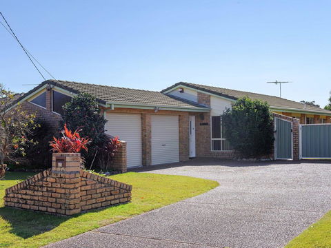 Beach Paradise @ Anna Bay - Grafton Accommodation 3