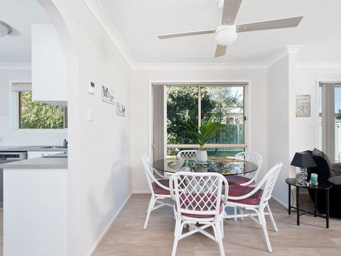 Beach Paradise @ Anna Bay - Grafton Accommodation 0