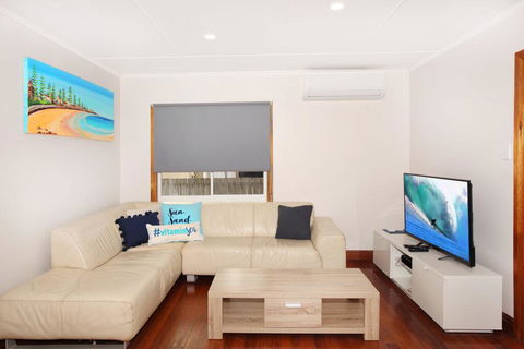 BEACH, SHOPS & FABULOUS VACATION HOME! - Grafton Accommodation 3
