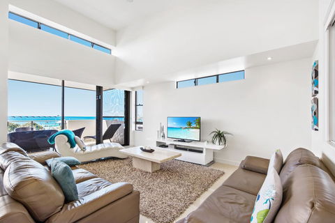 Beaches On Maroochy 1 Beach Parade - Grafton Accommodation 0
