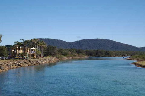 Beachfront 5, 25 Willow Street - Grafton Accommodation 1